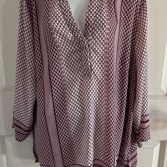 Norm Thompson Burgundy and White Geometric Tunic - Picture 2 of 9